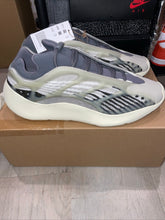 Load image into Gallery viewer, Adidas Yeezy 700 V3 'Fade Salt'