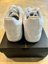 Load image into Gallery viewer, NIKE AIR FORCE 1 “MAMBA” SIZE 10