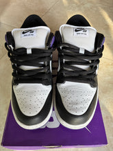 Load image into Gallery viewer, Nike SB Dunk Low Pro 'Court Purple'