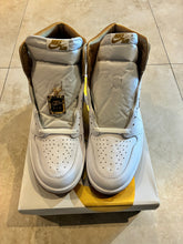 Load image into Gallery viewer, Air Jordan 1 OG Hi W “Metallic Gold” size 13.5W/12M
