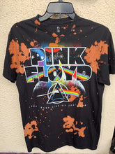 Load image into Gallery viewer, Official Pink Floyd “Dark Side of the Moon” Band Tee Size M
