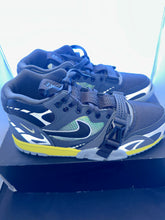 Load image into Gallery viewer, Nike Air Trainer 1 SP “Batman” size 11
