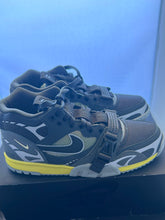 Load image into Gallery viewer, Nike Air Trainer 1 SP “Batman” size 11
