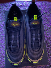Load image into Gallery viewer, Nike Air Max 97 Undefeated size 9
