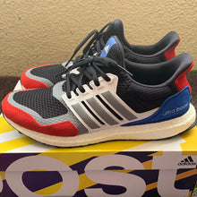 Load image into Gallery viewer, Adidas UltraBOOST S&amp;L size 9.5 *preowned*

